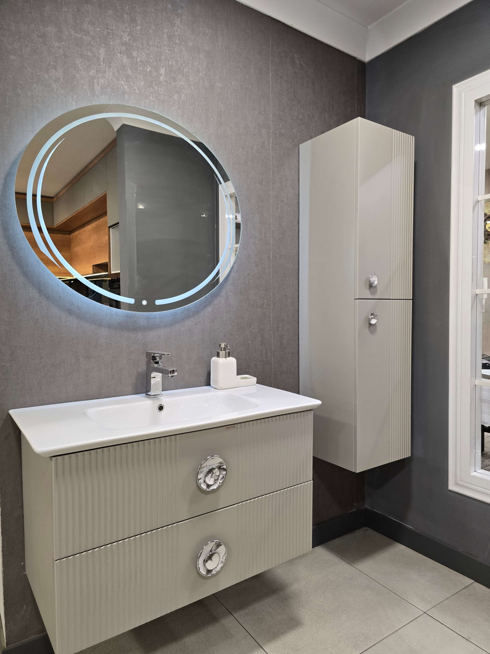 Gri Lake Banyo Dolabı Modeli